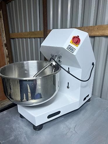 Professional sobalar: Peç və çörəkxana avadanlıqları paketi Tərkib: - Xəmiryoğuran maşın — 1