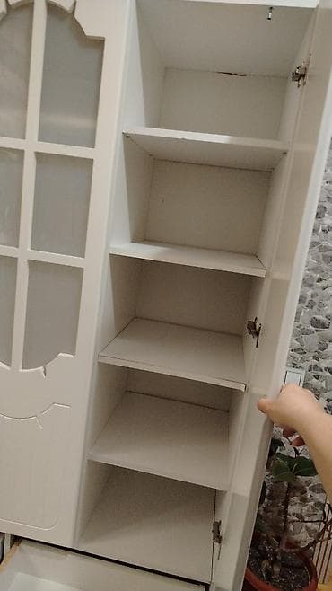 kitab dolabı: Usag ucun dolab Uzunluğu 2metr eni 135sm Seligeli islenib Qiymet 170 — 3