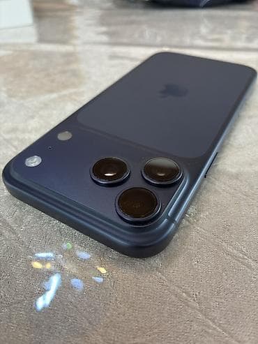 redim 13: IPhone 17 Pro Max, 256 GB, Göy, Face ID — 7