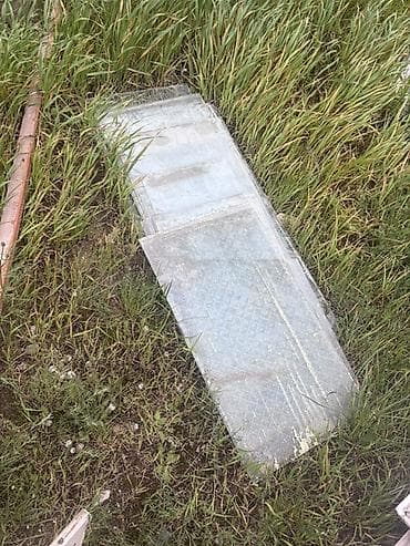 Şüşə satılır qiyməti razılaşma. 
Köhnə pəncərələrdən cıxma