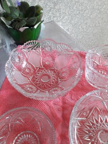 Hamisi. teze veziyyetde.Sovet billur qablar.Qiymetler