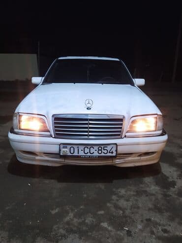 Mercedes-Benz C 250: 2.5 l | 1997 il Sedan