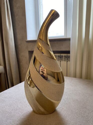 Mücrülər: Bir vaza — 1