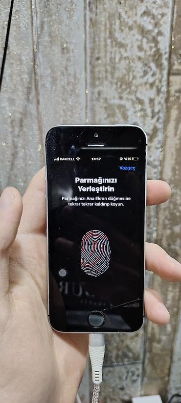 Аудиотехника: IPhone SE, 32 ГБ, Серебристый, Отпечаток пальца — 5