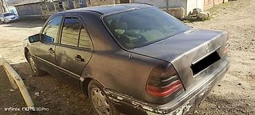 mersedes rolu: Mercedes-Benz C-Class: 2.5 l | 1994 il Sedan — 2