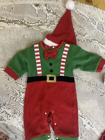 makasin uşaq üçün: Uşaq üçün bayram temalı geyim və ayaqqabı dəsti - Qırmızı aksessuarlı — 2