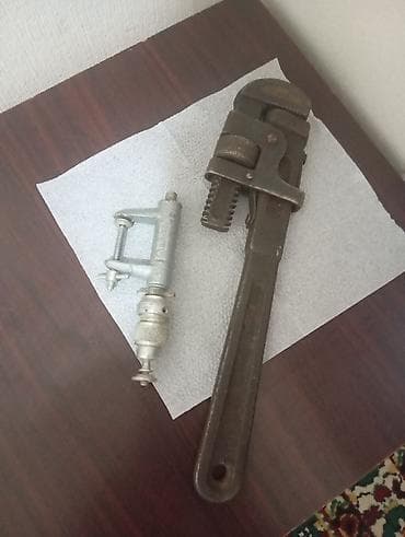 Ручные механические инструменты: Alət dəsti: boru açarı və şüşə/keramika kəsici kompas - Boru açarı — 1