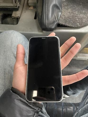 ipon 12: IPhone Xr, 128 GB, Qara, Face ID — 7