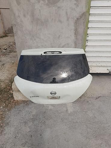 Nəqliyyat: Nissan Tiida arxa baqaj qapağı (heçbek üçün) - Orijinal Nissan — 1