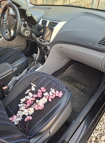 hunday aksent: Hyundai Accent: 1.6 l | 2013 il Sedan — 2