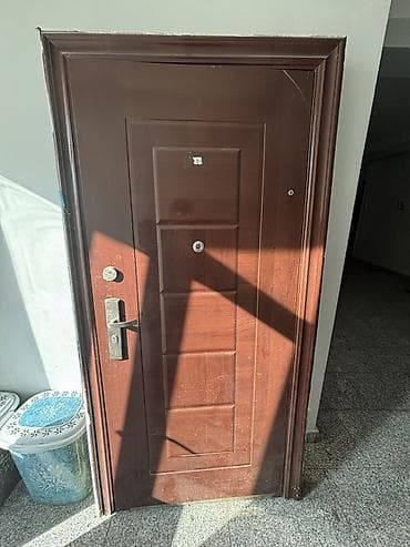 🆘Razılaşmaq olar! Dəmir giriş qapısı – qəhvəyi rəngli, klassik — 2