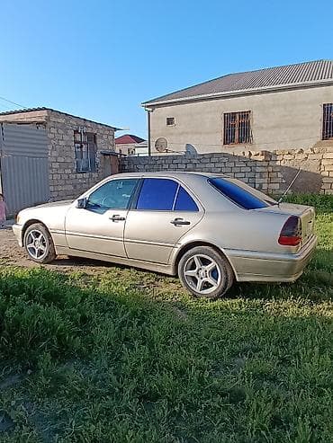 kub 50 cc: Mercedes-Benz C-Class: 2.3 l | 1998 il Sedan — 3
