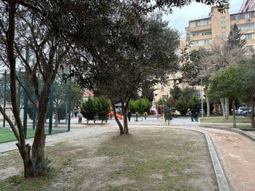 ağ şeher evler: Bakı, 9-cu mikrorayon, 3 otaqlı, Köhnə tikili, 85 kv. m — 9