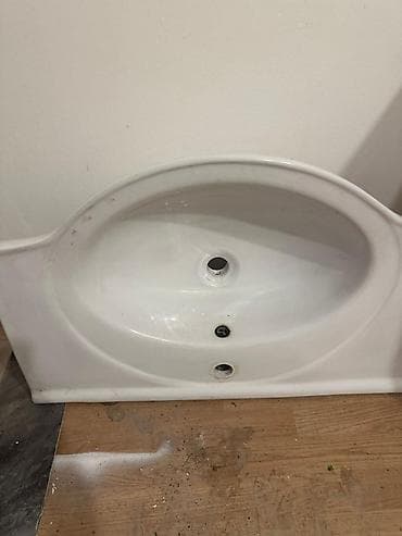Hamam üçün divara quraşdırılan keramik üzlükli əl-üz yuyan (rakovina)