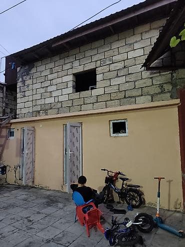 bakıda həyət evi: TƏCİLİ SATILIR 2 mərtəbəli,2,5 sotun içərisində,190 kv/m FUL — 7