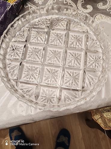 silikon formalar: Mətbəx və dekor dəsti 1) Fincan dəsti: - 6 ədəd ağ, relyefli keramik — 3