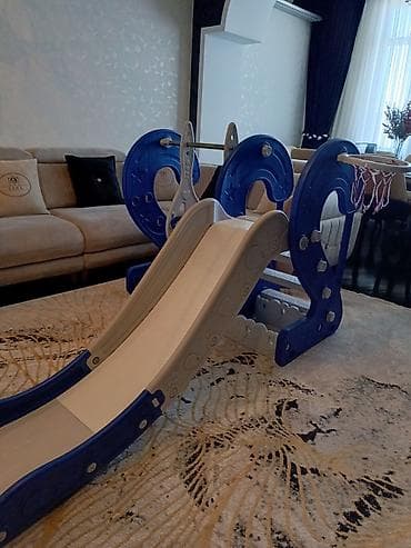 Sürüşkən və yelləncək. Toys Baku-dan 250 manata alınıb. İstifadə — 2
