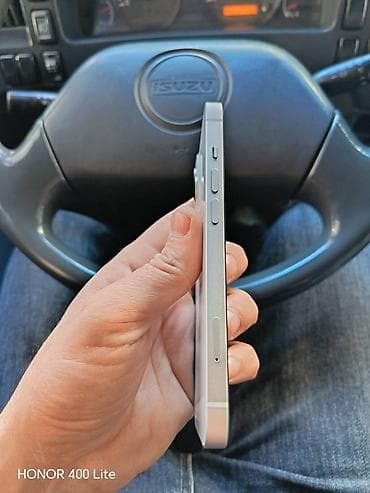 iphone 4 s: IPhone 13, 128 GB — 1