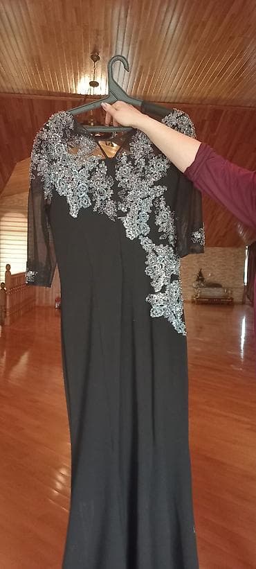 uzun don: Zərif gecə/libas – uzun qara don - Rəng: qara - Üst hissə və sinə — 2