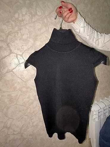 Костюмы: Qara rəngli trikotaj boğazlı sviter-ponço tipli geyim - Model: qolsuz — 1