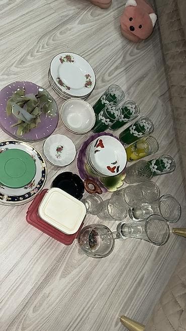 Mətbəx qab-qacaq dəsti – qarışıq kolleksiya Tərkib: - Müxtəlif