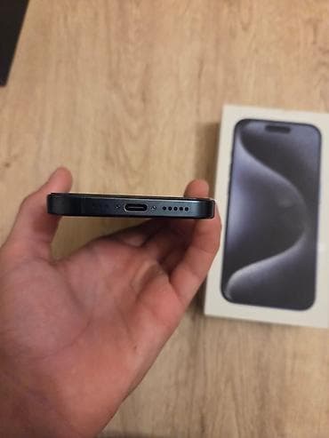 airpods pro: IPhone 15 Pro, 256 GB, Black Titanium, Face ID — 5