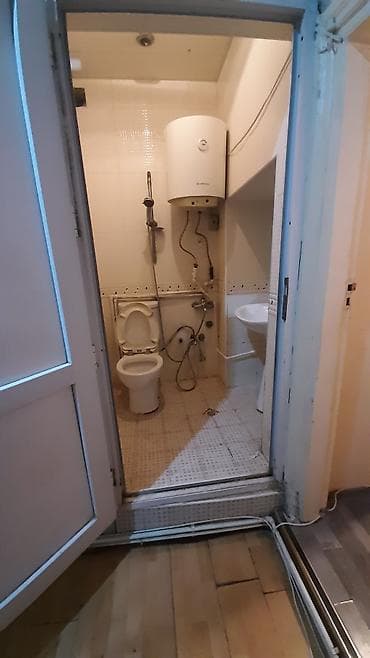 memar ecemi kiraye: Mərkəzi ərazidə geniş balkonlu mənzil - Klassik memarlığa malik — 8