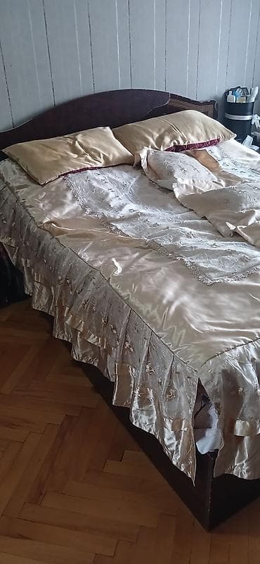 İkinəfərlik çarpayı, Dolab