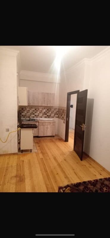 9 mkr 3 otaqli evler: Xırdalan, 2 otaqlı, Köhnə tikili, 65 kv. m — 3