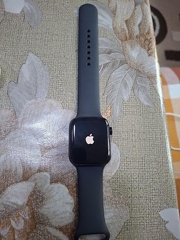 telefon saatler: Apple Watch SE (1-ci nəsil) – 44 mm, GPS, Alüminium kasa, Ion‑X şüşə — 10