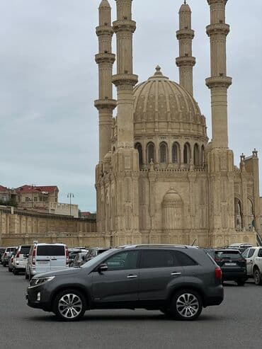xacmazda ucuz avtomabiller: Kia Sorento şəhər və uzun məsafələr üçün rahat, geniş və funksional — 1
