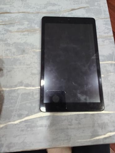 Alcatel planşet – model 9032X.Zaryatka yeri sınıb,qalan hər şeyi