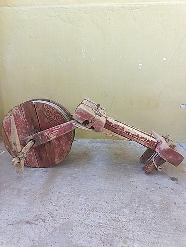 Köhnə tip taxta daşüyən əl arabası (arxı): - Tamamilə ağacdan