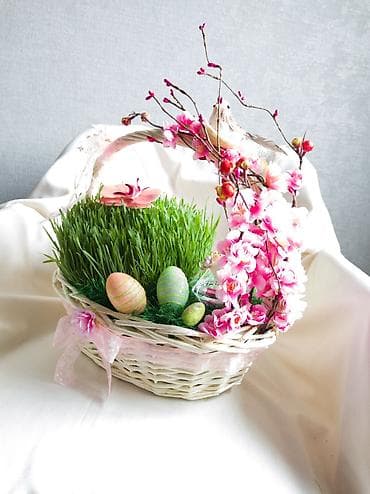 Şəkillər, tablolar: Novruz üçün bəzədilmiş səbət kompozisiyası - Ağ rəngli, möhkəm toxuma — 2