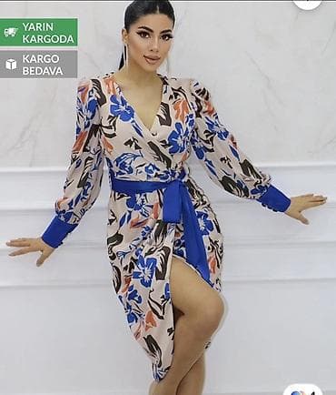 Qadın geyimi – çiçək naxışlı kəmərli paltar - Model: altı büzməli, ön