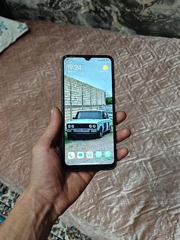 Redmi 10A, 32 GB, rəng - Qara, Qırıq