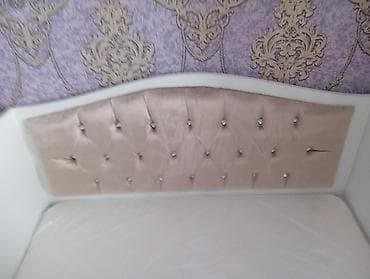 boş drel: Oğlan və qız üçün, Dördbucaq, Beşik, Matras ilə, Yellənmə mexanizmsiz — 2