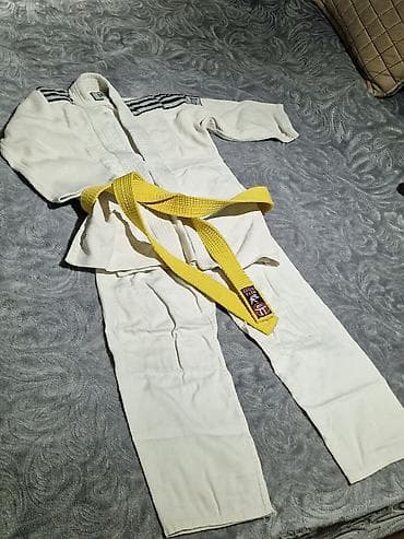 Cudo paltarı. (kimono) 5-6 yaş uşaq üçün uyğundur. Ünvan:Həzi Asalnov