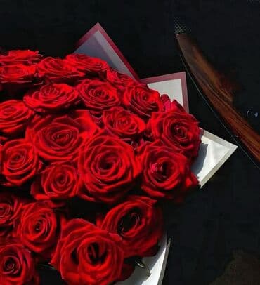 süni gul: 🔴 31 təbii Qızılgul səbəti - 45₼. Buket - 65₼. Burulma buket - 80₼ — 2