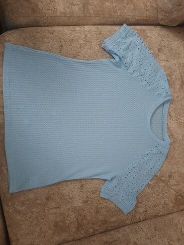 женские футболки и майки в полоску: Qadın geyim dəsti – 4 ədəd üst geyim 1) Açıq krem rəngli trikotaj — 5