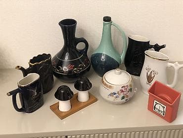 Qədmi qablar. Qiymətləri fərqlidir 5-30 arası. Qırmızı olan