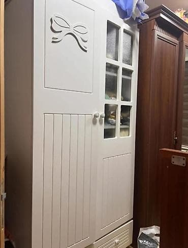 Uşaq otagi ucun dolab Tecili satilir 150 azn teze kimidir az islenib