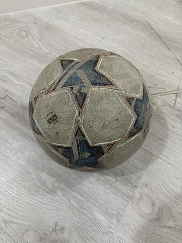 форма футбольная: Adidas futbol topu

Real aliciya endirim olunar, 35 manata alinib — 1