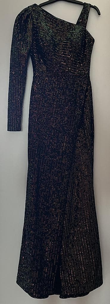 vecerni don: Brend: Dekolte 	•	Rəng: qara əsas üzərində çoxrəngli parıltılı — 5