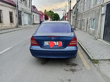 bmw e36 kapot: Mercedes-Benz C-Class (W203) sedan - Kuzov: 4 qapılı sedan, göy rəng — 2