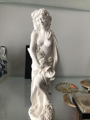 Охота и рыбалка: Винтажная греческая фигура Афродита — 1