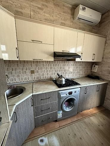 sutular: Tecili satilir 2.9/1.65 Ustunde moyka ve aspirator verilir Mətbəx — 3