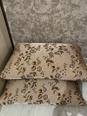 Şamlar: Dekorativ Sadə Yastıq — 1