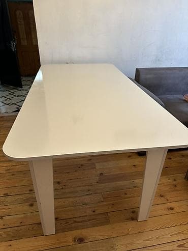 taxt basliqlari: Ağ rəngli yemək/iş masası - Minimalist dizayn, parlaq səth - Dördkünc — 3