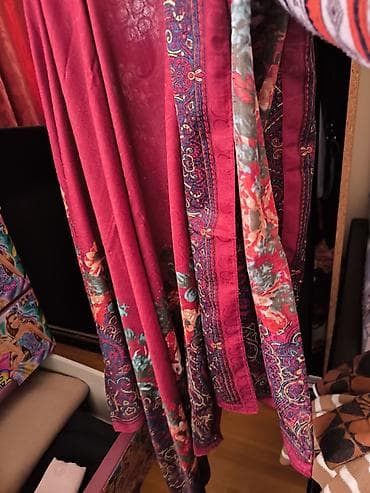 Şal/dəst – 2 ədəd - Model 1: Tünd qırmızı rəng palitrada, paisley və